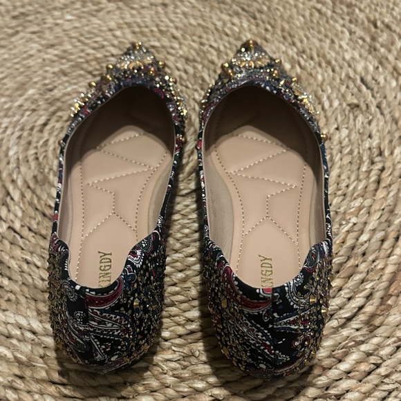 Dazzling Women's Flats NWOT - Picture 2 of 6